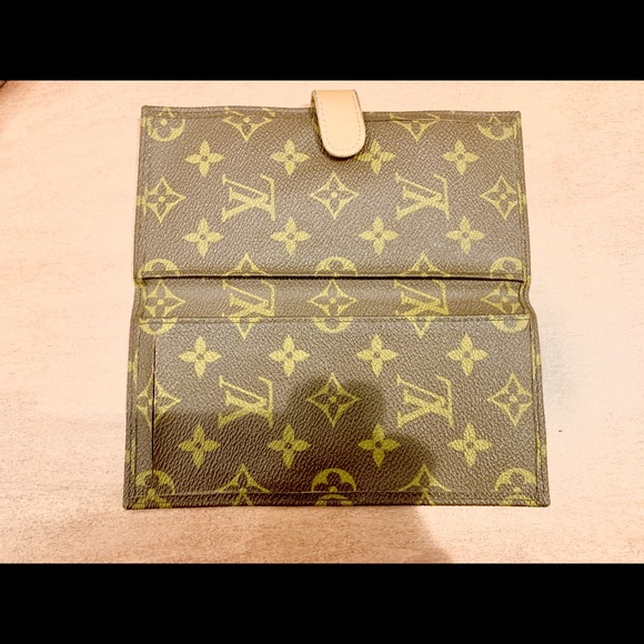 Vintage Louis Vuitton checkbook wallet. - Picture 15 of 17
